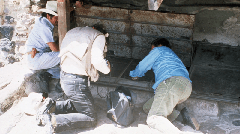 7 Mica Chamber Teotihuacan
